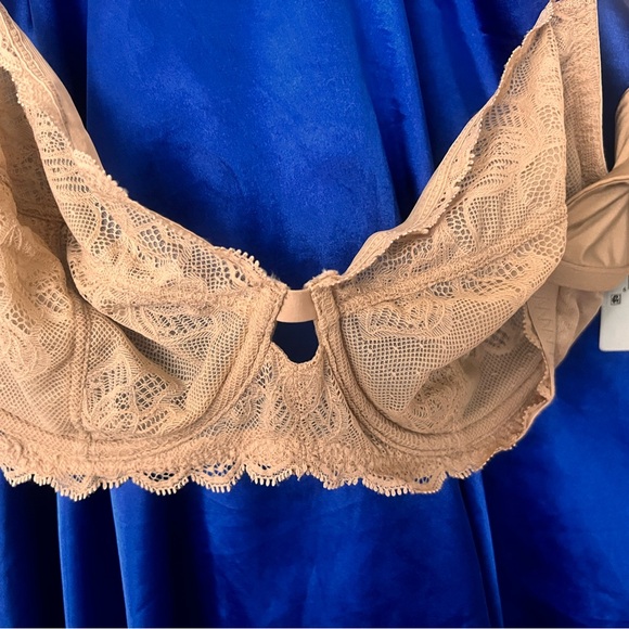 Brand new Calvin Klein bra 32dd - Picture 7 of 10